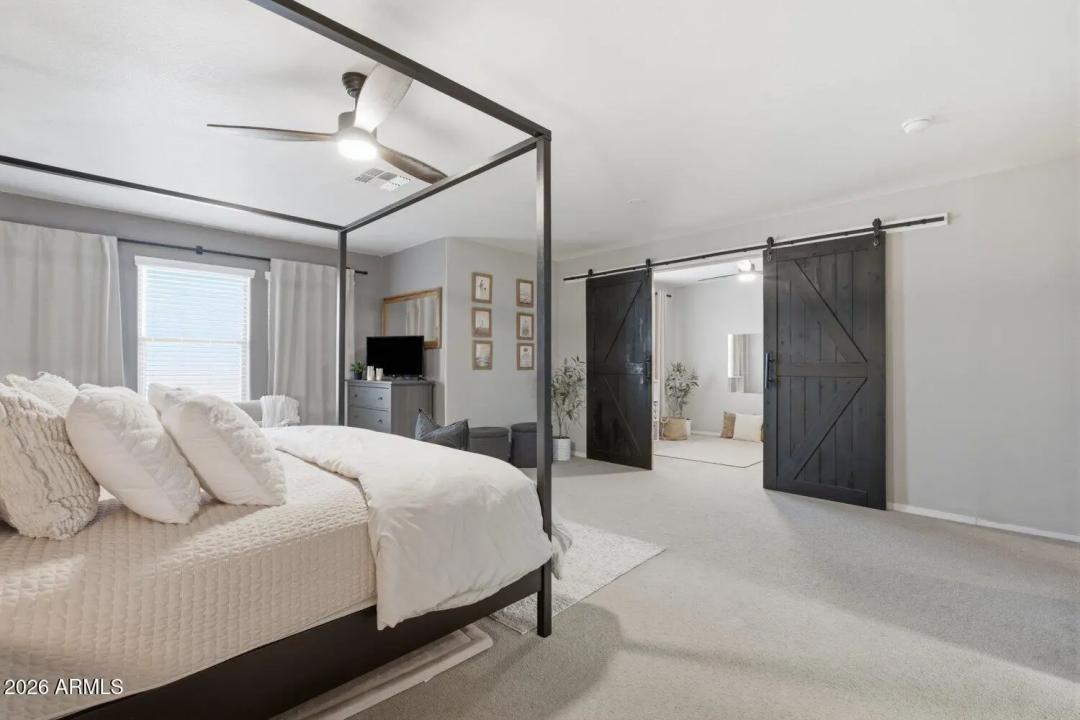Real Estate Picture 12