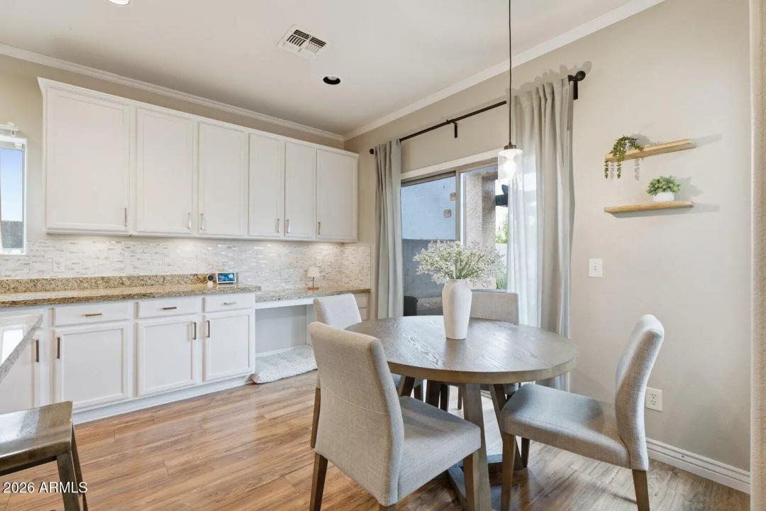 Real Estate Picture 9