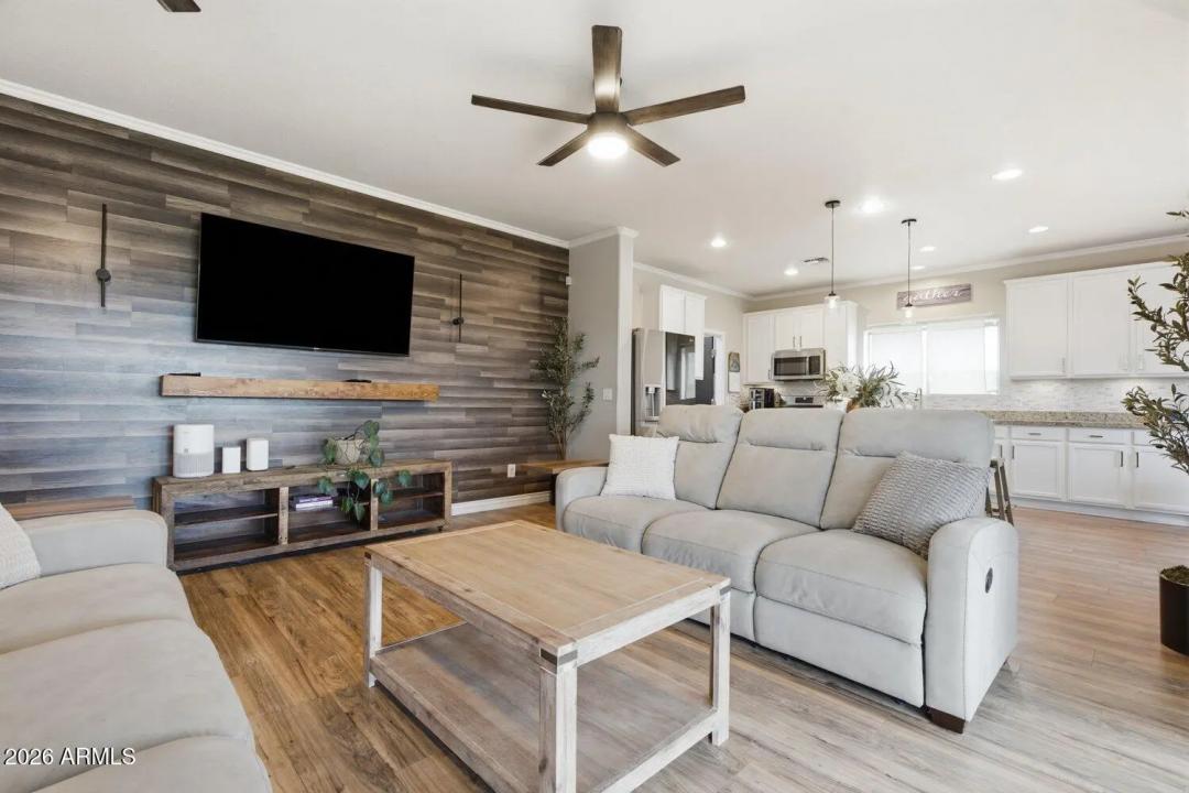 Real Estate Picture 10