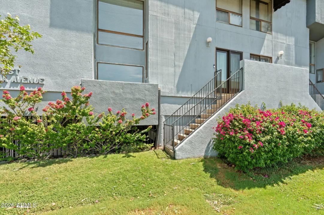 Real Estate Picture 4