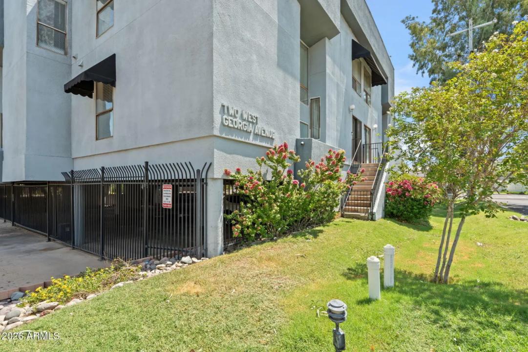Real Estate Picture 5