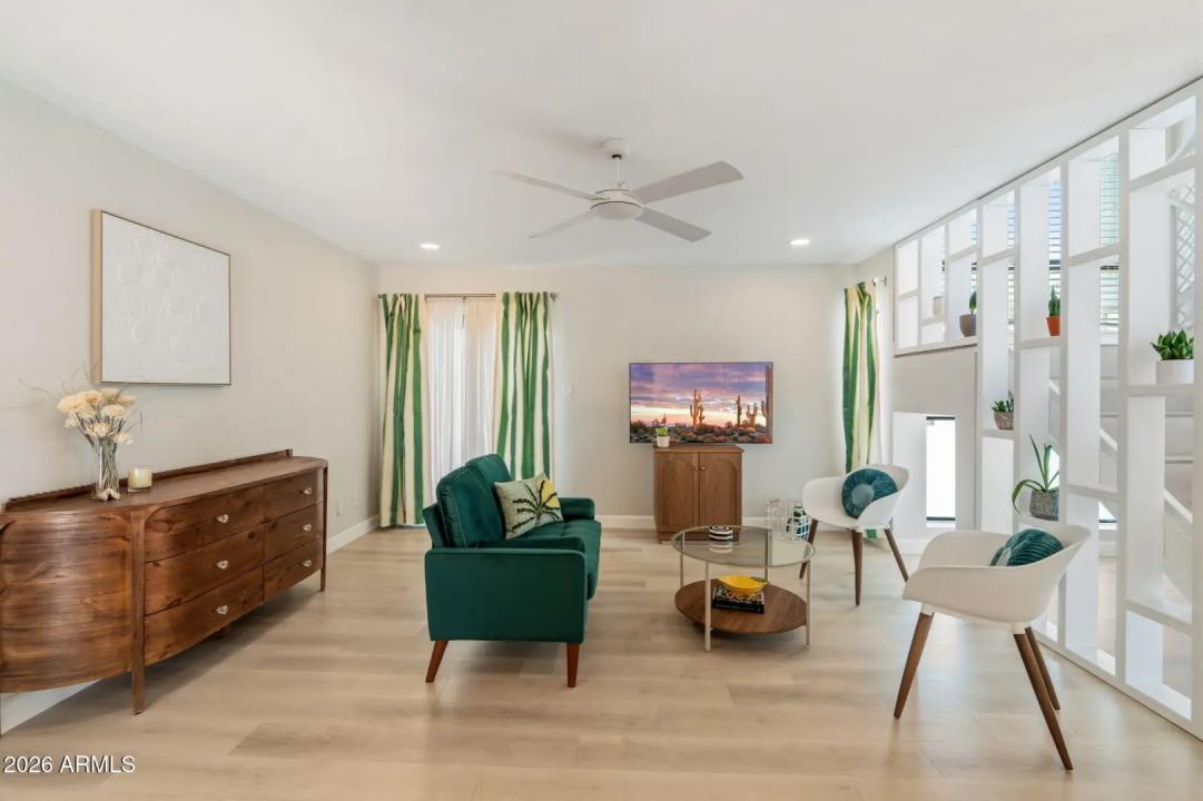 Real Estate Picture 9
