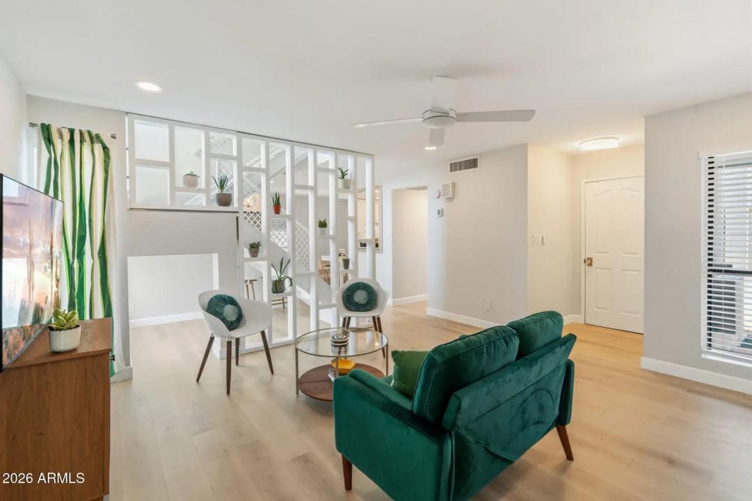 Real Estate Picture 13