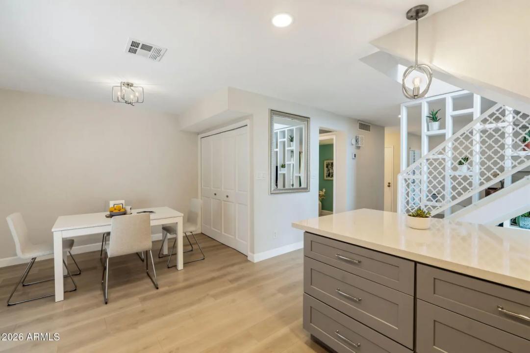 Real Estate Picture 16
