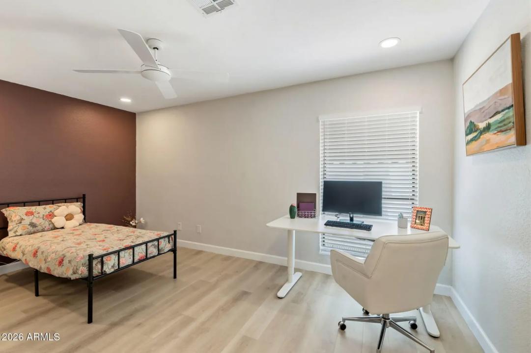Real Estate Picture 21