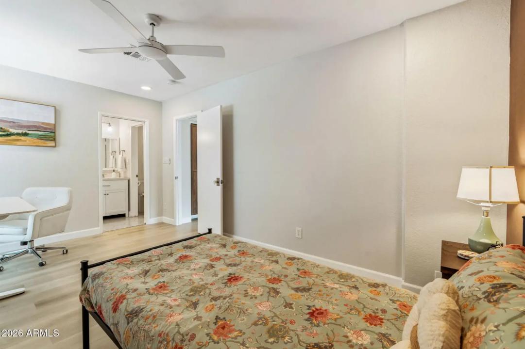 Real Estate Picture 23