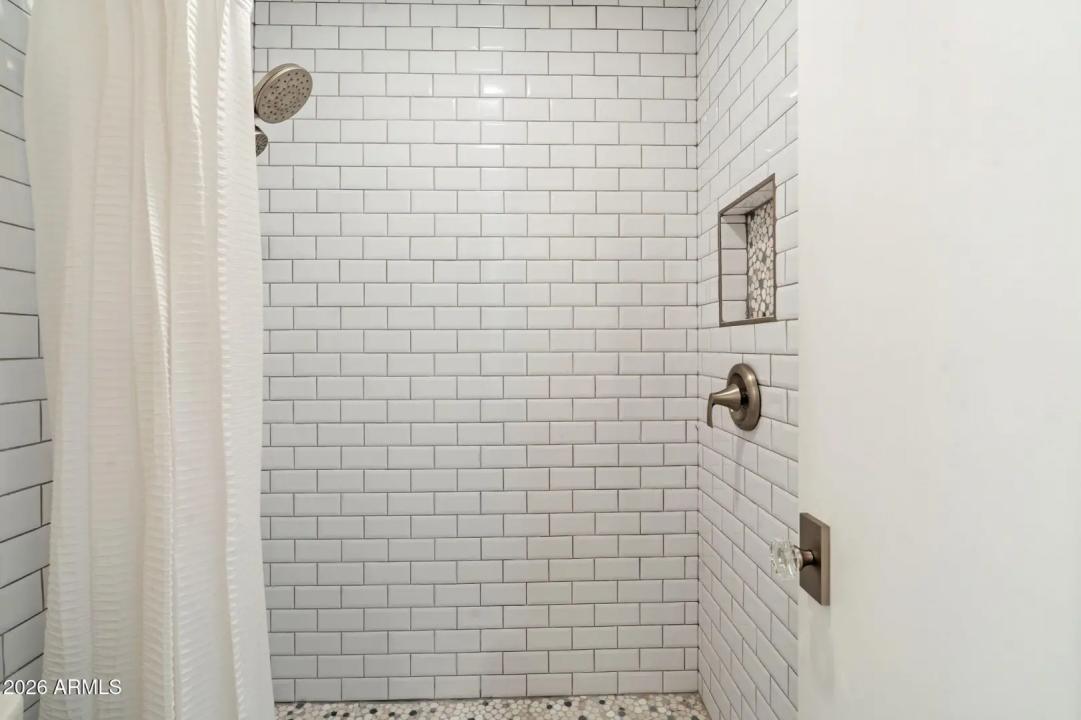 Real Estate Picture 24
