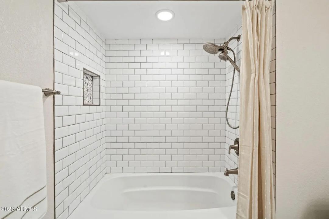 Real Estate Picture 33