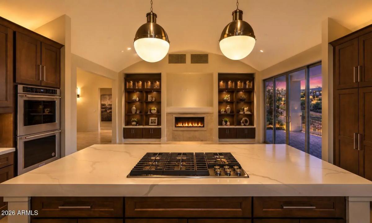 Real Estate Picture 8