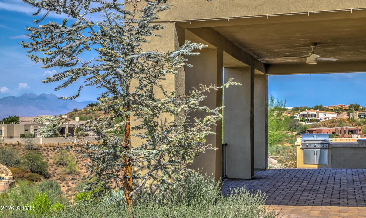 Real Estate Picture 24