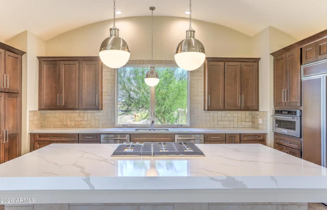 Real Estate Picture 22