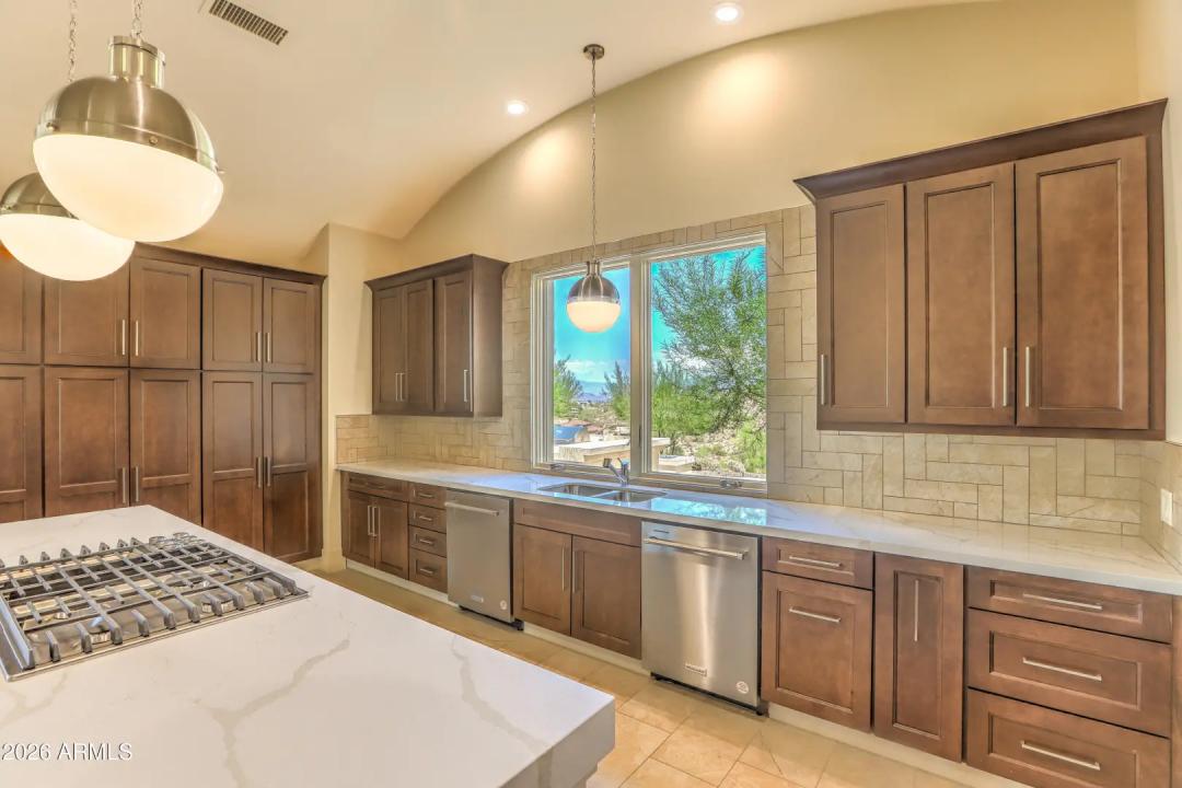 Real Estate Picture 26