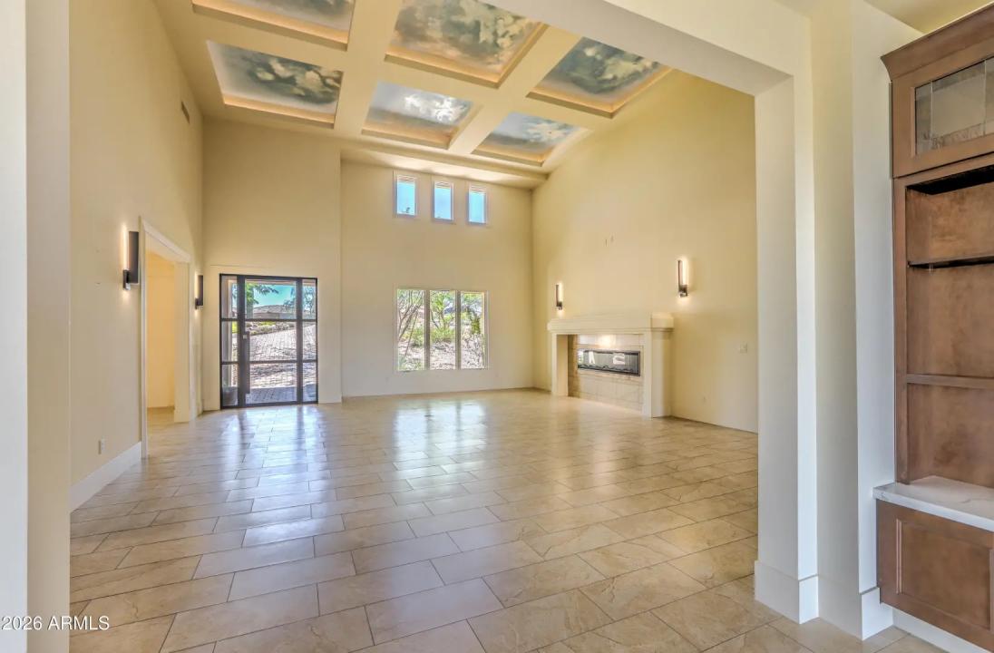 Real Estate Picture 14