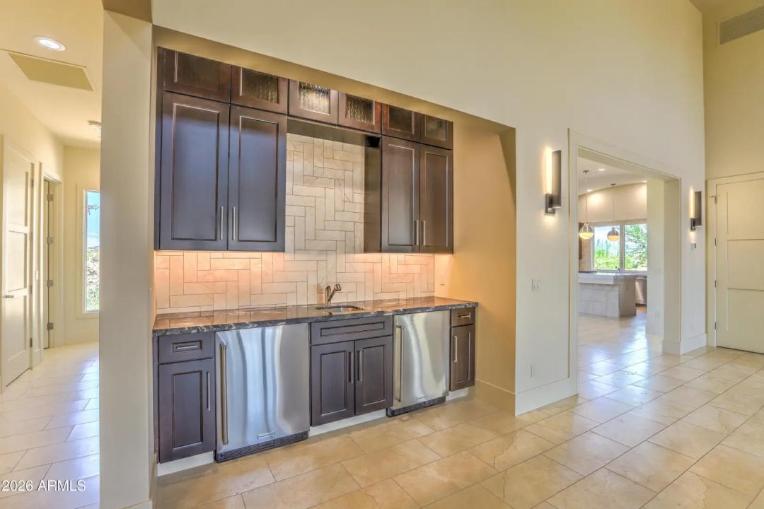 Real Estate Picture 18