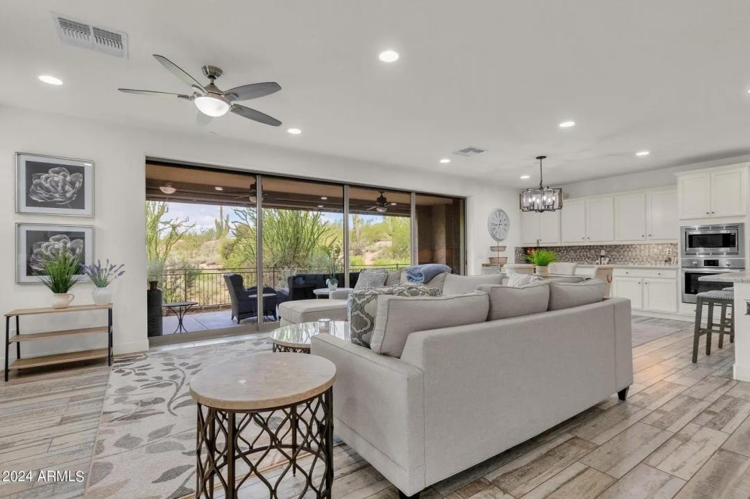 Real Estate Picture 3