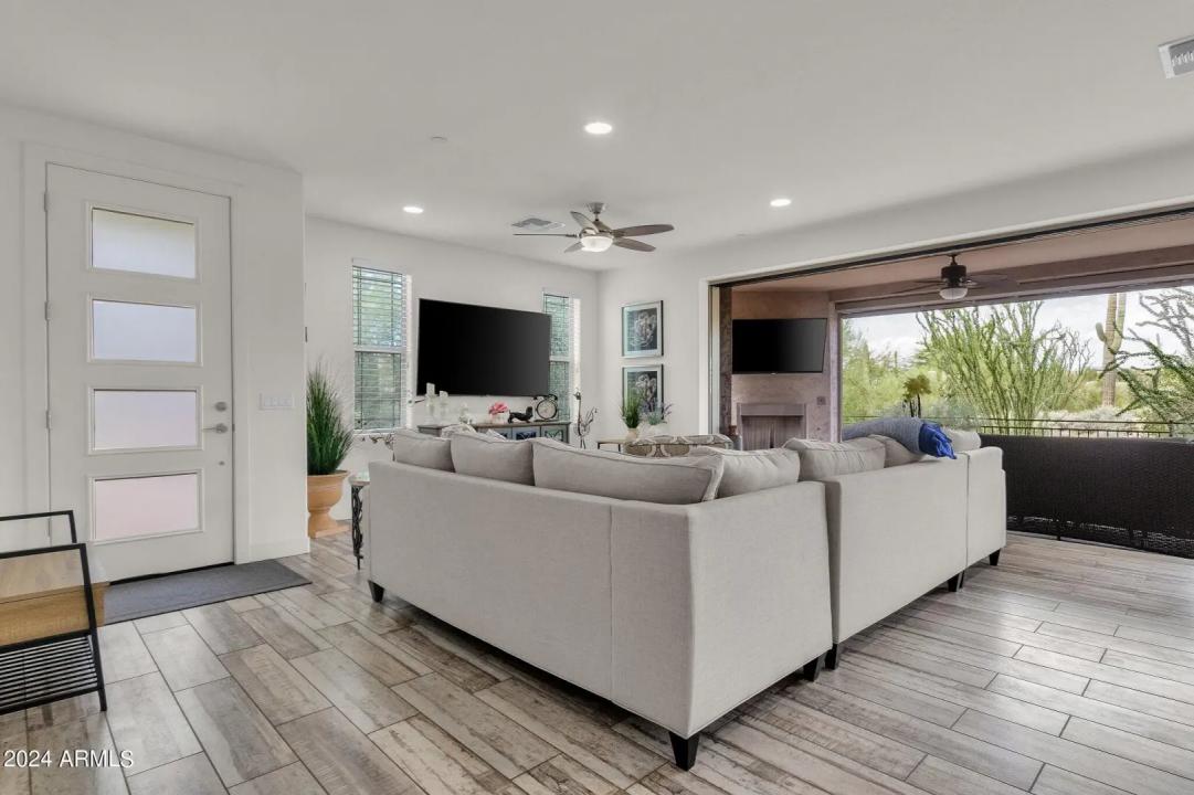Real Estate Picture 5