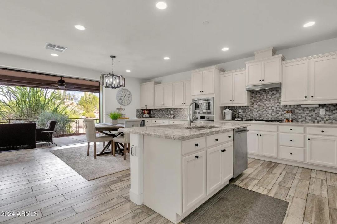 Real Estate Picture 10