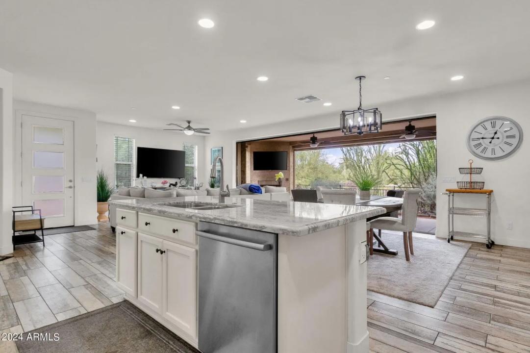 Real Estate Picture 11
