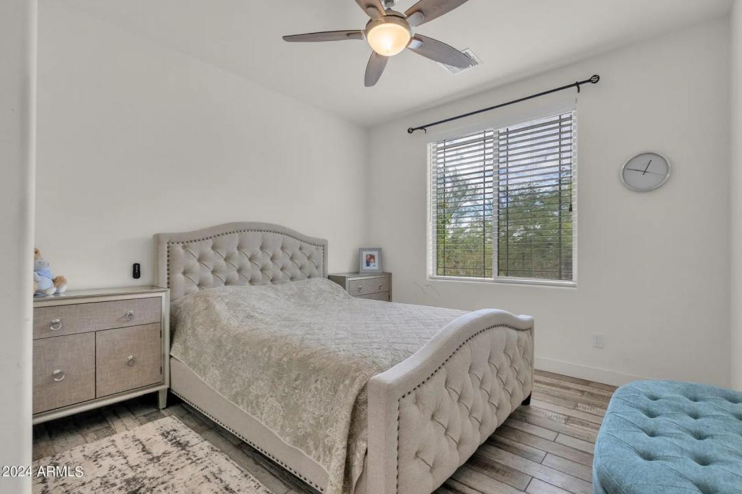 Real Estate Picture 16