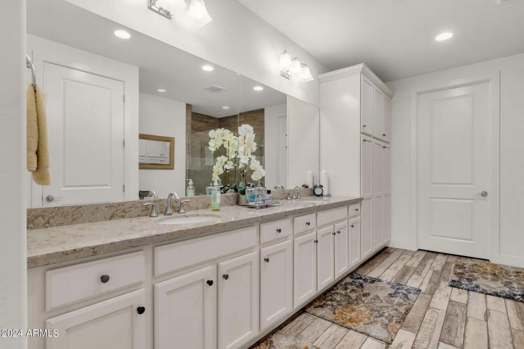 Real Estate Picture 21