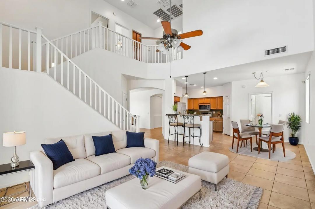 Real Estate Picture 4