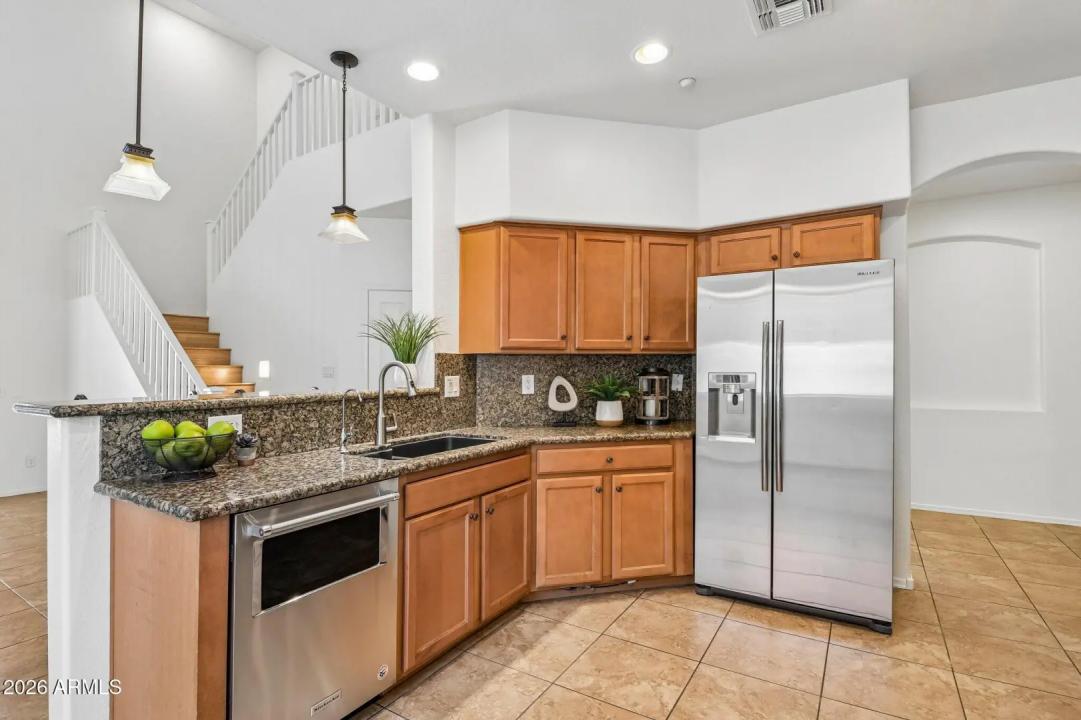 Real Estate Picture 24