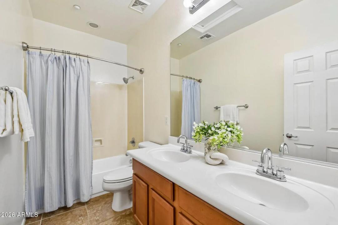 Real Estate Picture 37