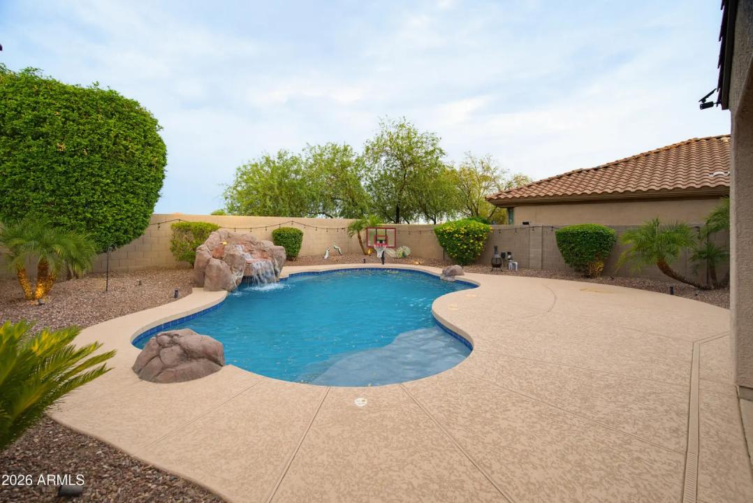 Real Estate Picture 16