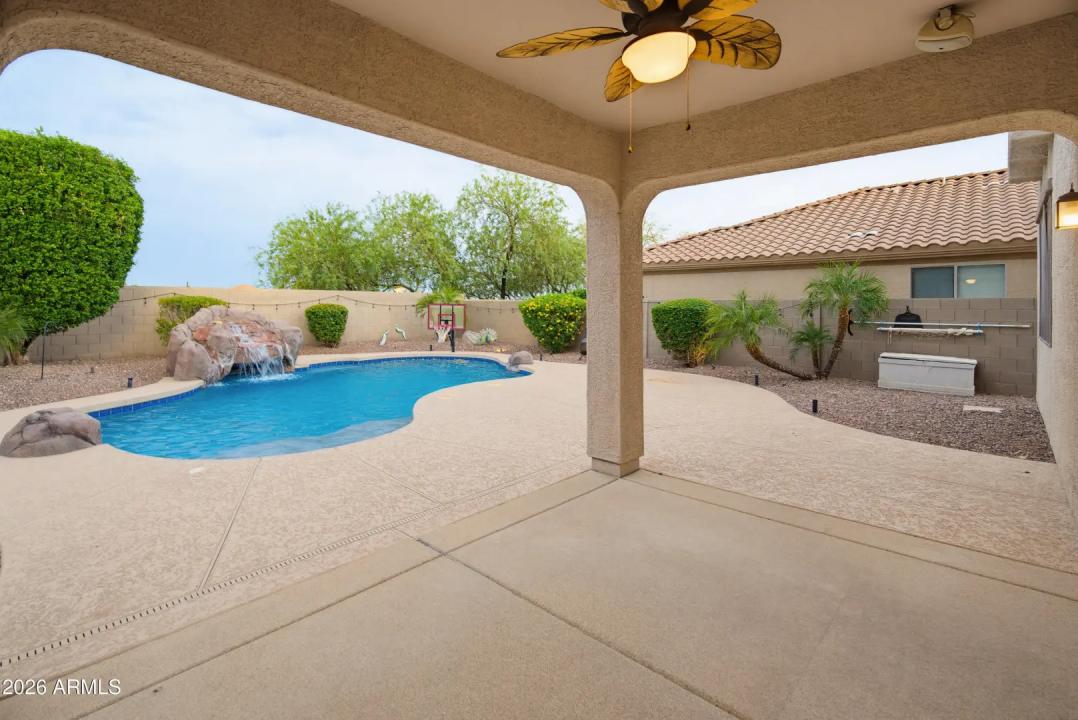 Real Estate Picture 14