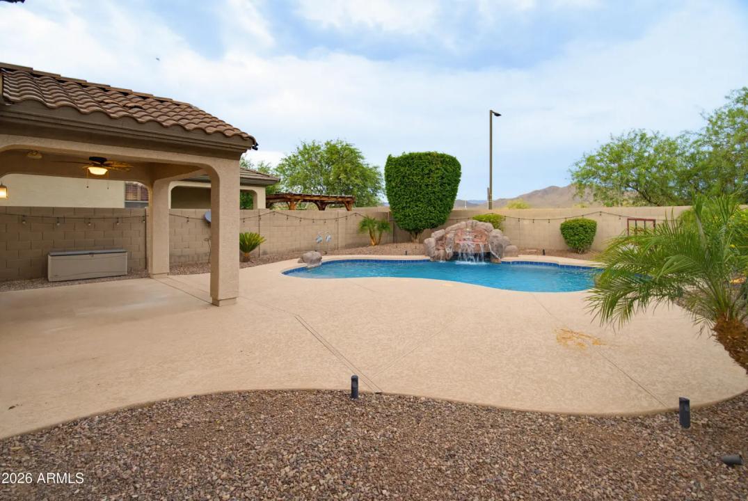 Real Estate Picture 15
