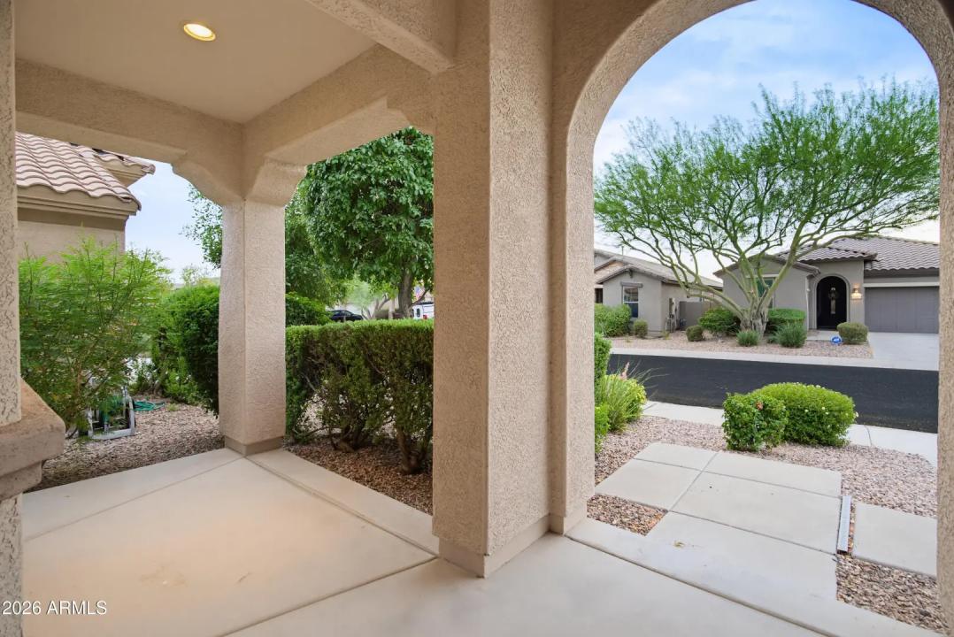Real Estate Picture 8