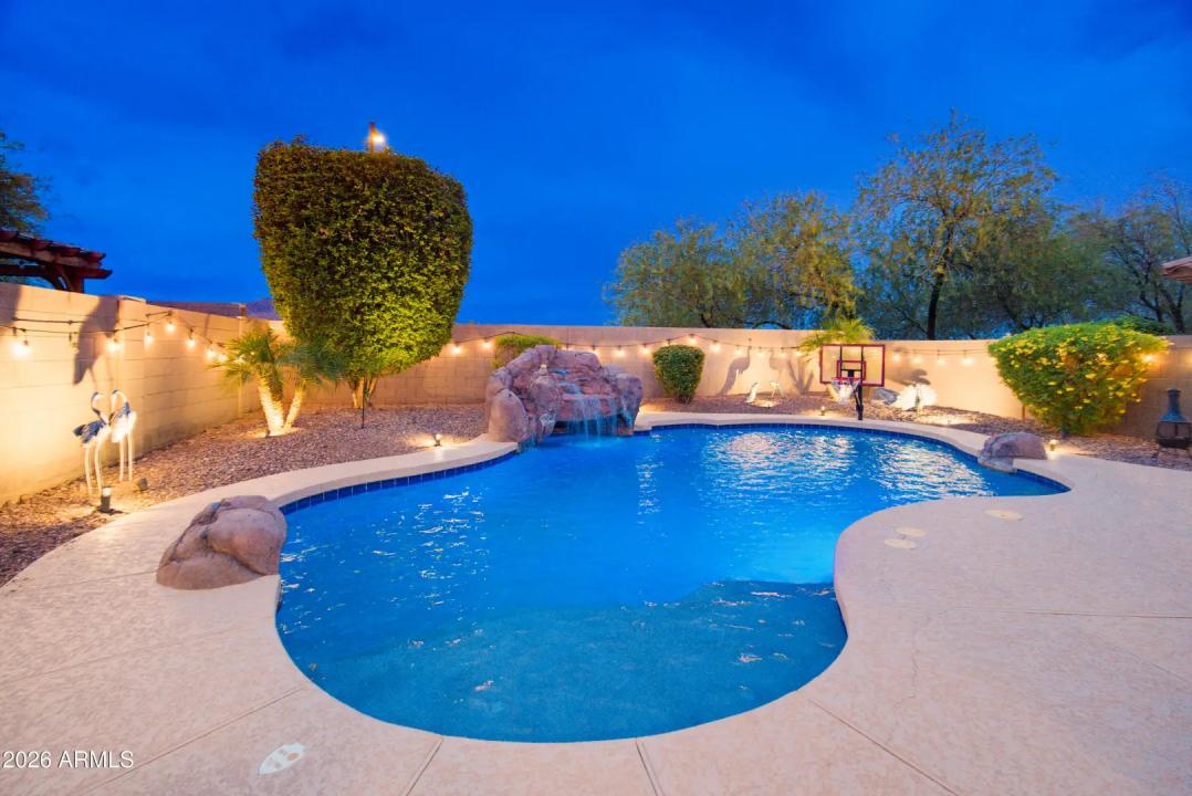 Real Estate Picture 12