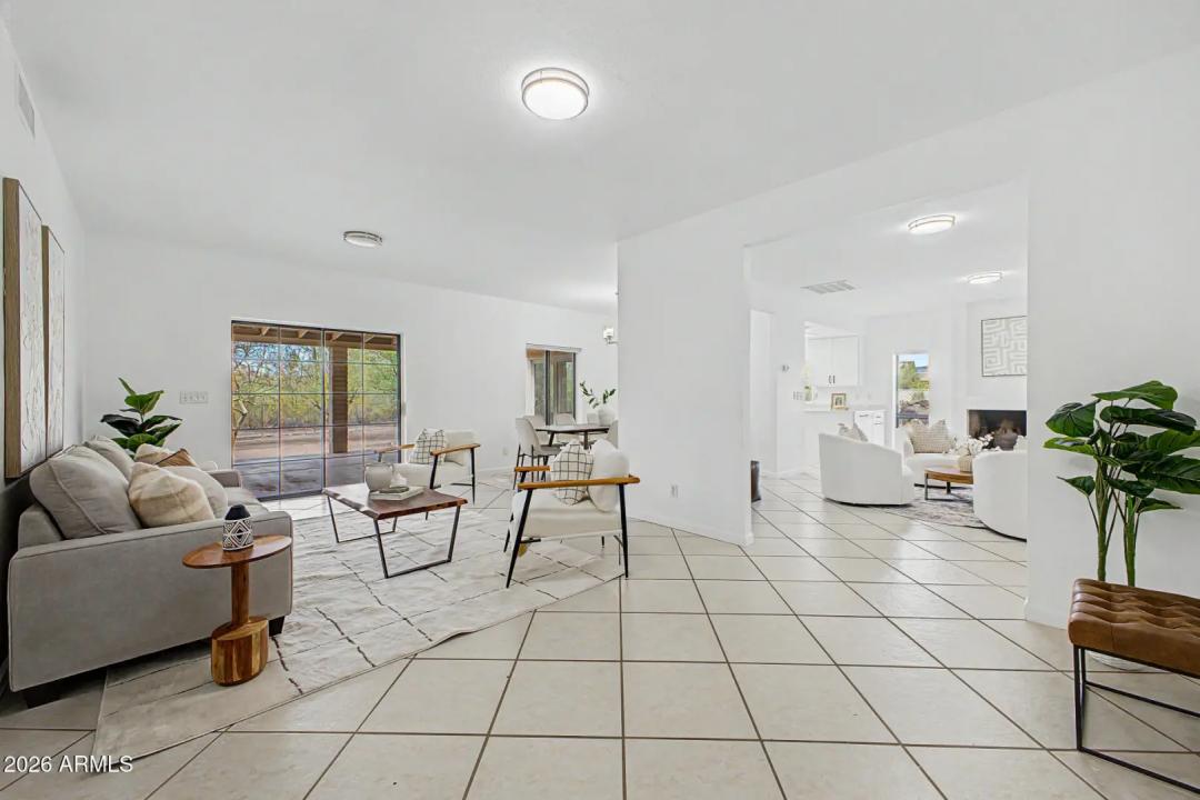 Real Estate Picture 7