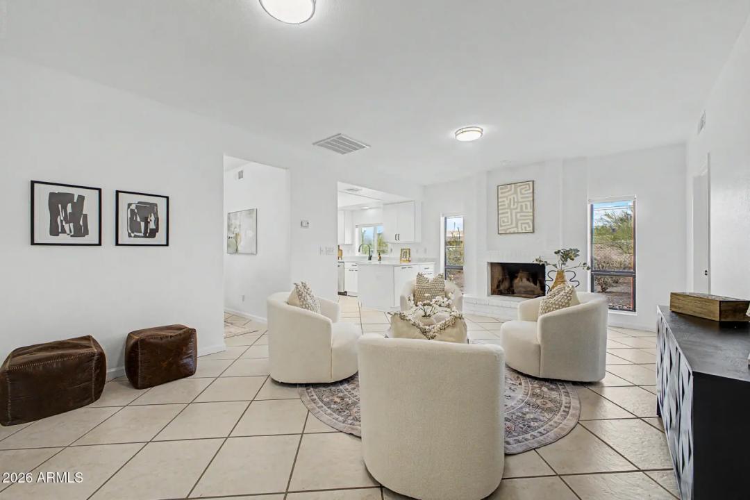 Real Estate Picture 11