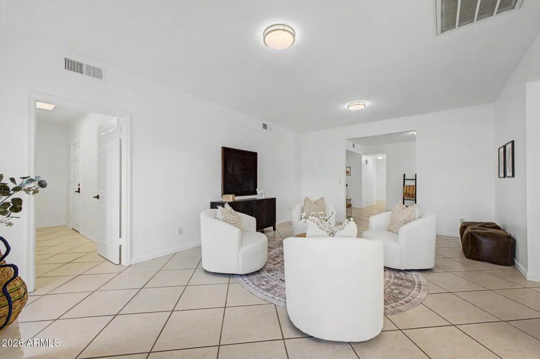 Real Estate Picture 12