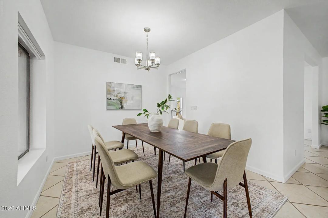 Real Estate Picture 14