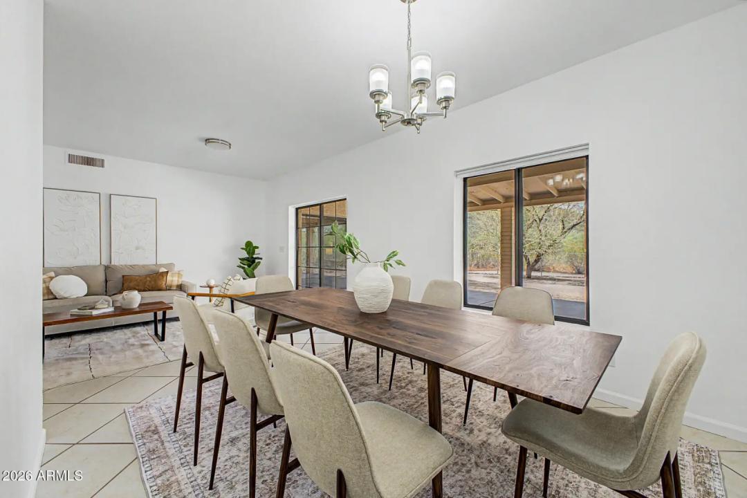Real Estate Picture 3