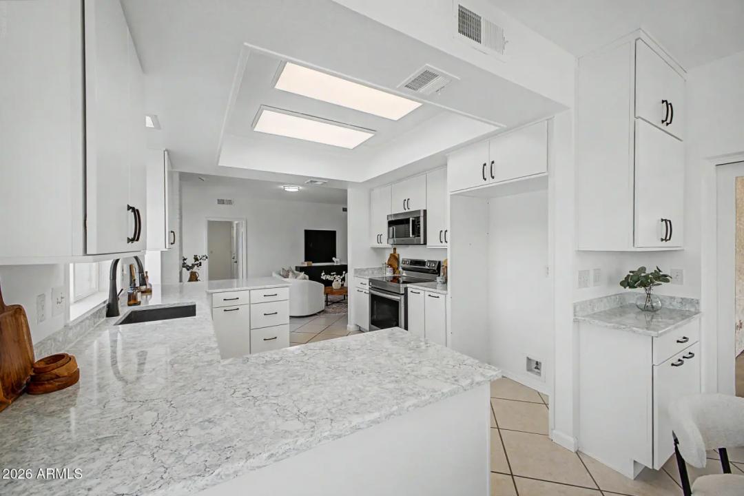 Real Estate Picture 18
