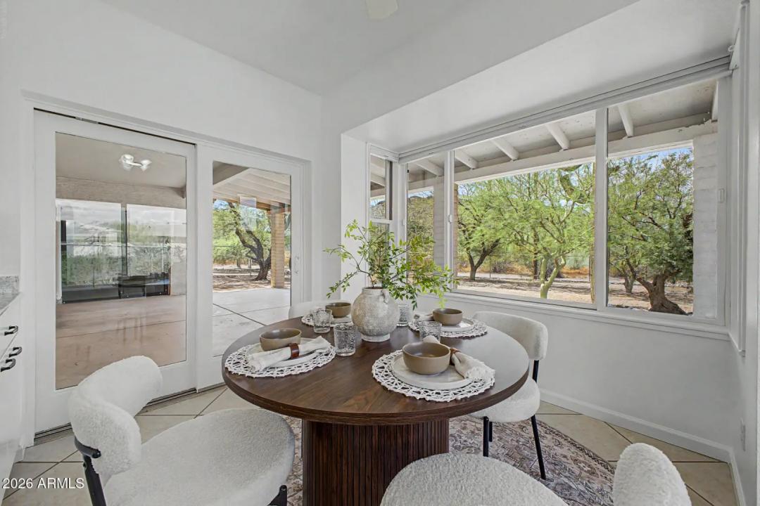 Real Estate Picture 4