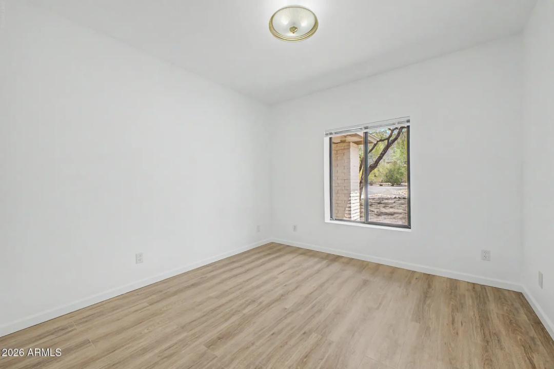 Real Estate Picture 25