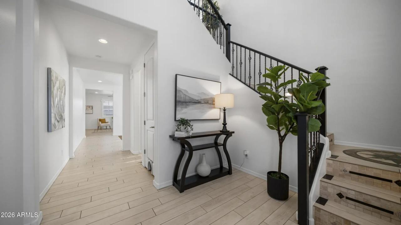 Real Estate Picture 4