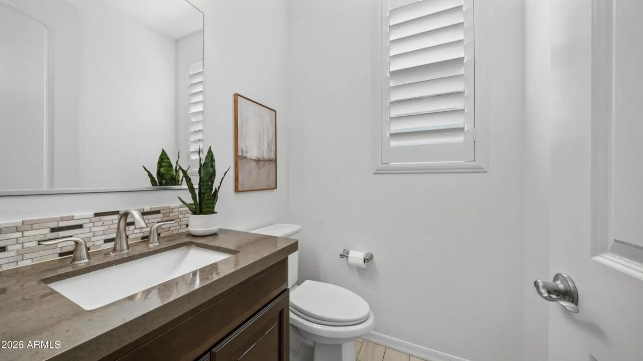 Real Estate Picture 8