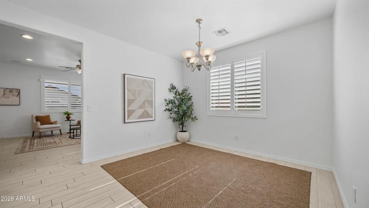 Real Estate Picture 6