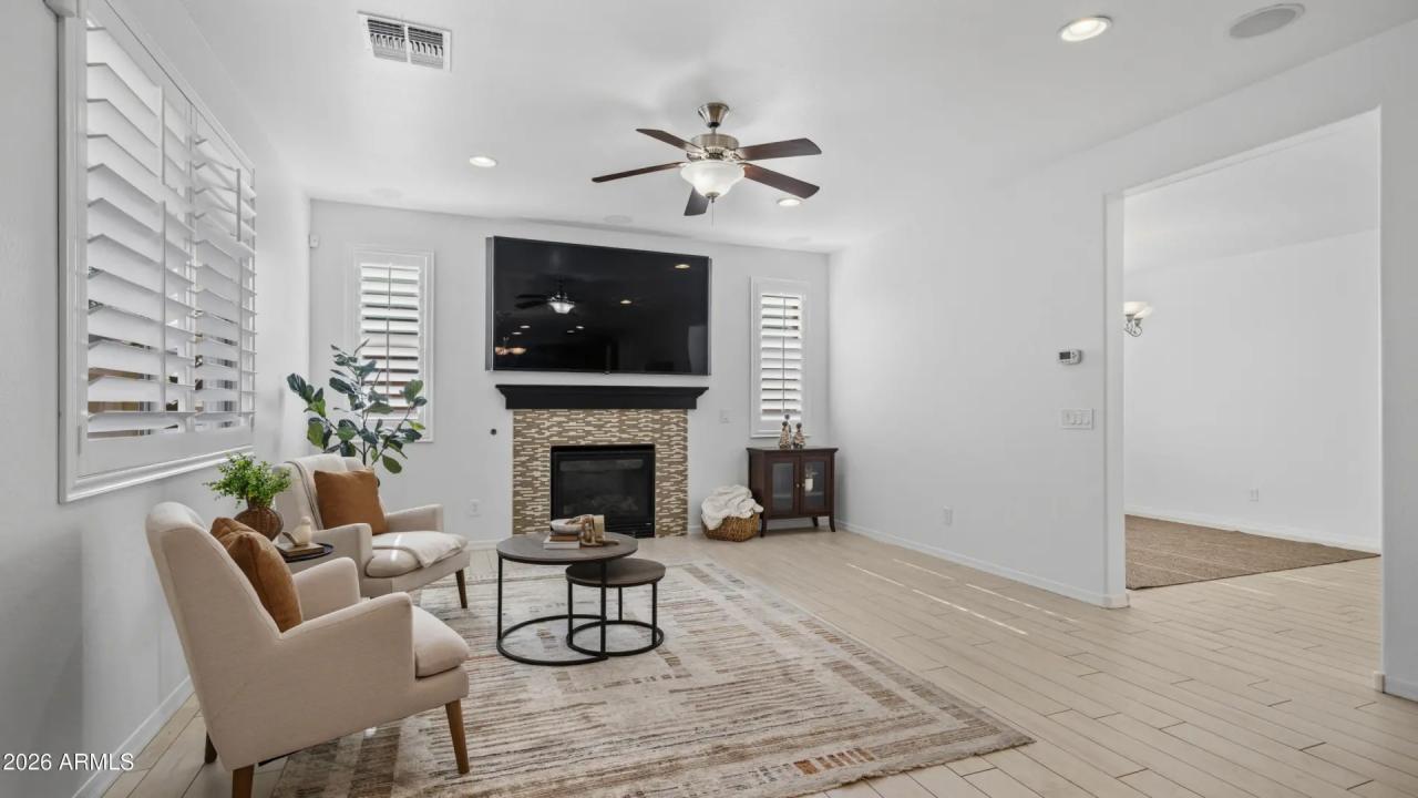 Real Estate Picture 10