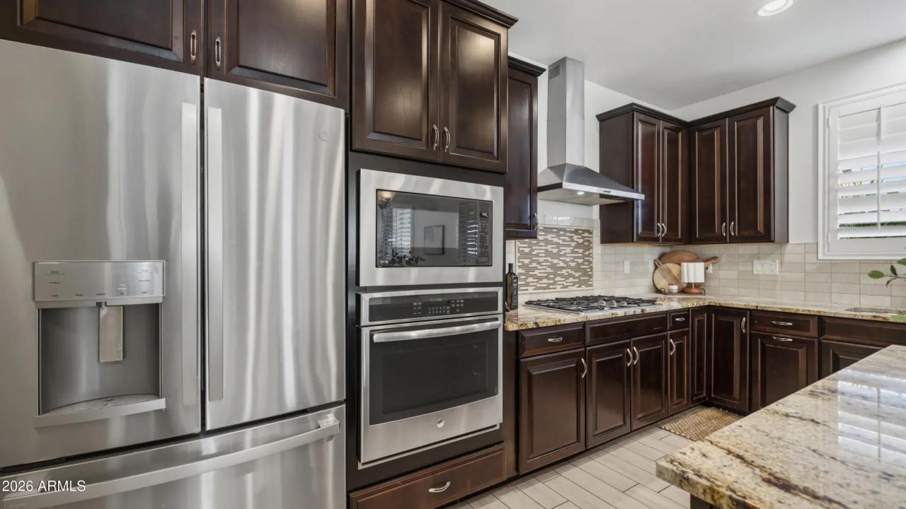 Real Estate Picture 15