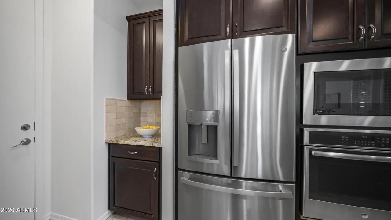 Real Estate Picture 18