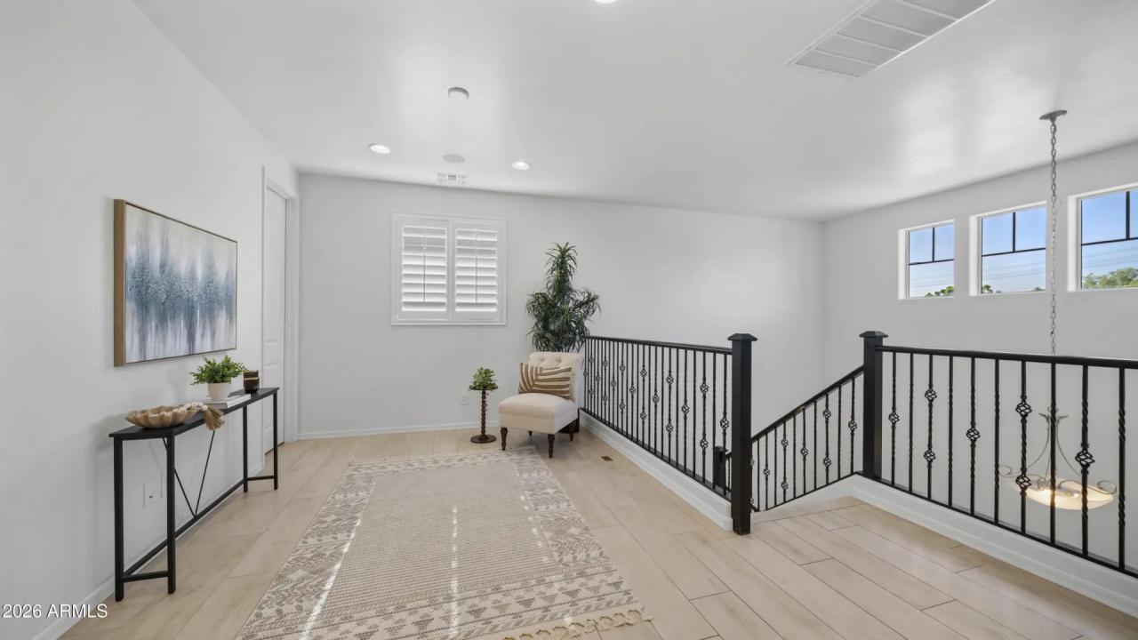 Real Estate Picture 22