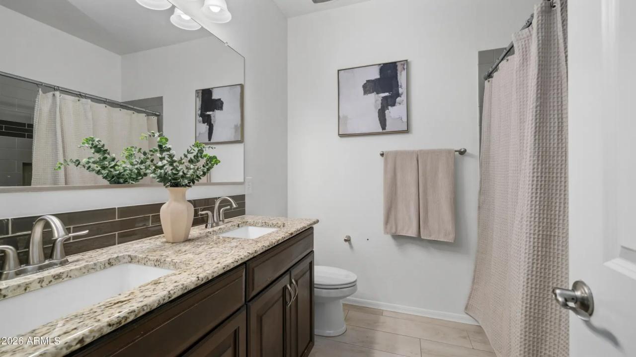 Real Estate Picture 26