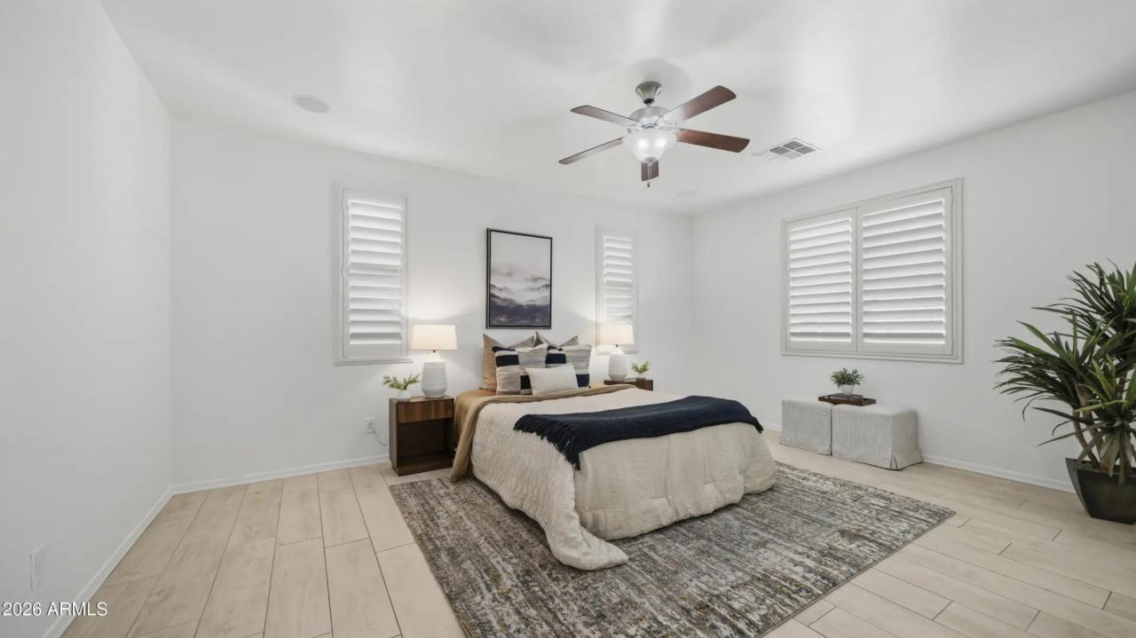 Real Estate Picture 24