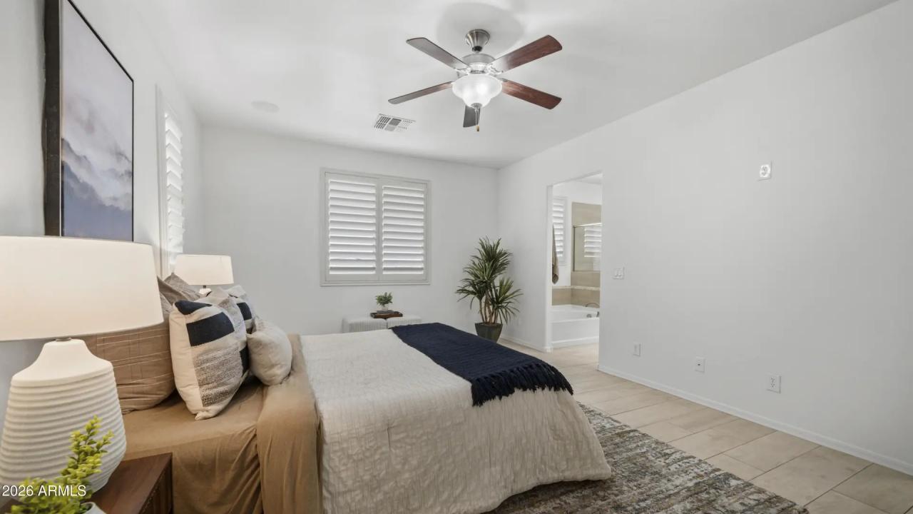 Real Estate Picture 25